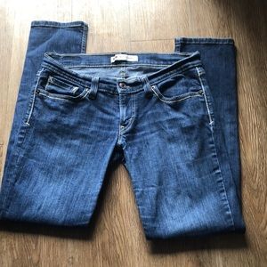 524 Levi skinny jeans